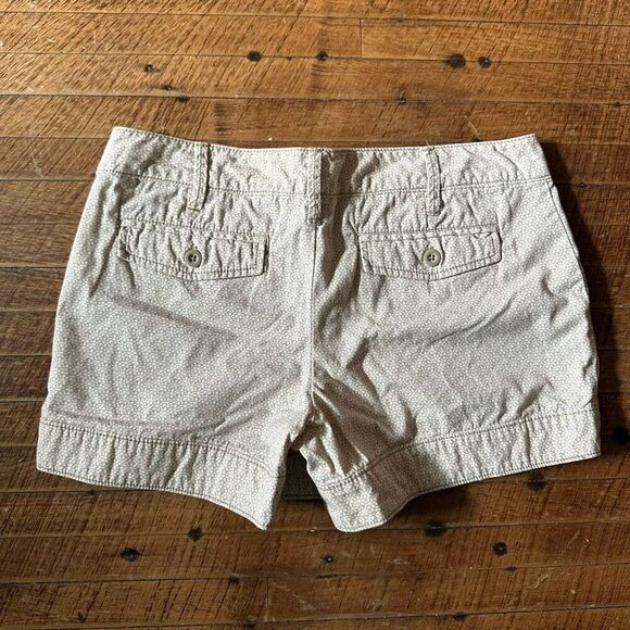Gap tan floral flat front size 6 chino preppy vacationcore shorts - Picture 3 of 3